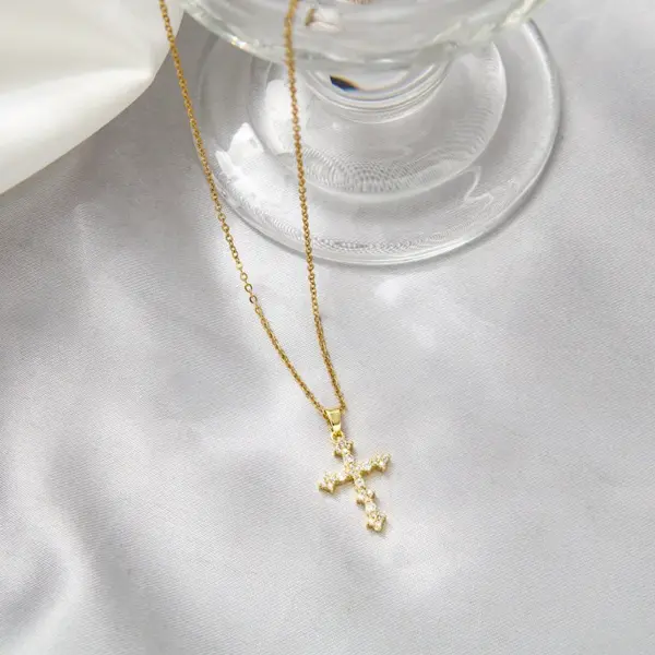 Wholesale Retro Cross Stainless Steel Inlay Rhinestones Pendant Necklace