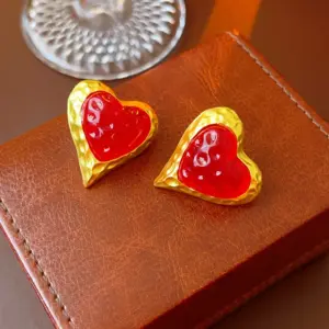 Silver Needle pleated red Love earrings