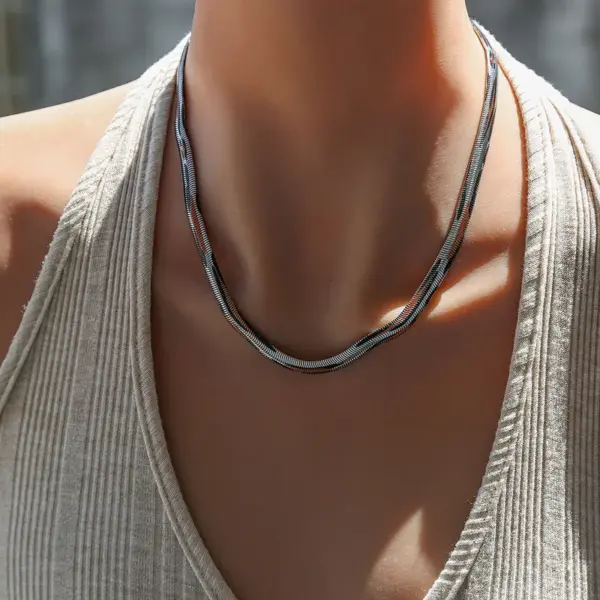 Wholesale Titanium Steel Snake Bone Choker Necklace Women's Fashion Leopard Print Choker Luxury Minimalist Trendy Lobster Clasp Chain