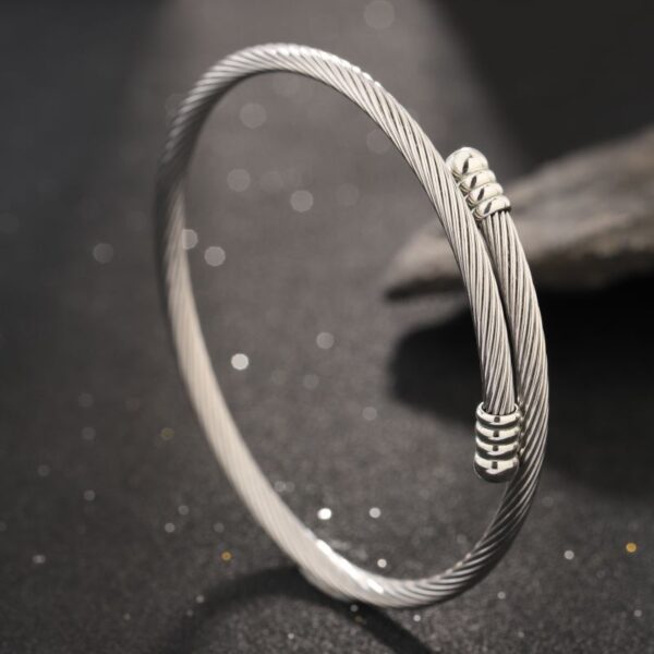 Wholesale Titanium Steel Bracelet Couple's Steel Wire Spiral Head Fashion Adjustable High Sense Bracelet