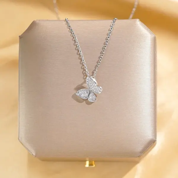 Wholesale 304 Stainless Steel Copper Solid Color Water Plating Zircon White K Plated Elegant Glam Plating Inlay Silver Pendant Necklace