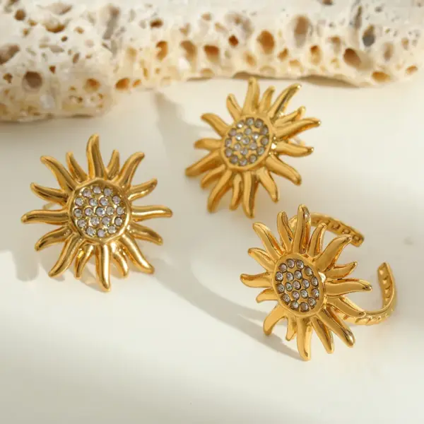Wholesale PVD Coated Real Gold Plated 18K Gold Sun 304 Stainless Steel Cute Luxurious Romantic Waterproof Non Tarnish Rings Ear Studs