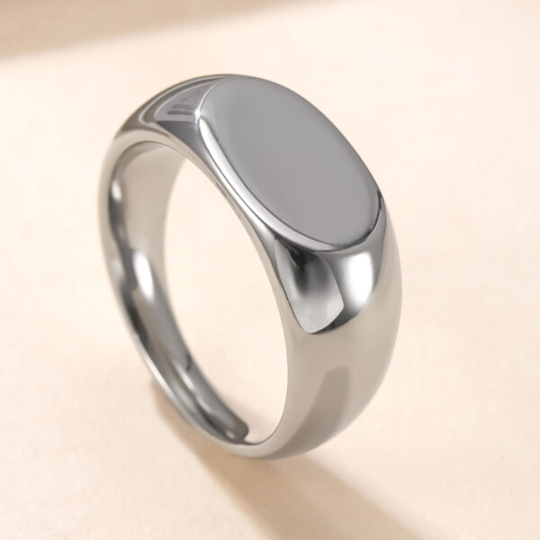 Wholesale Titanium steel rings, oval-shaped, smooth finish, for couples.