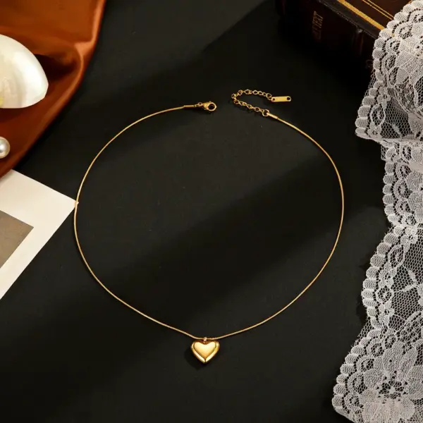 Wholesale Jewelry Retro Heart Shape 304 Stainless Steel Plating Stainless Steel Necklaces