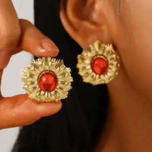 08 18K Gold Red Flower N-305