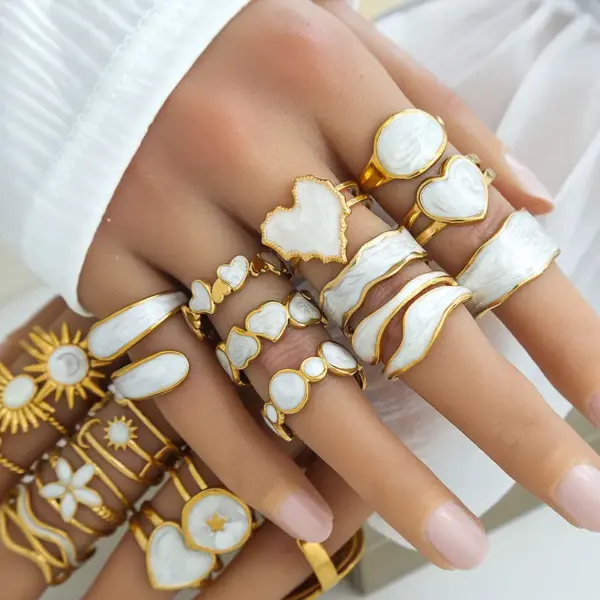 PVD Coated 18K Gold Plated Round Heart Shape Flower 304 Stainless Steel Commute Shiny Waterproof Non Tarnish Rings