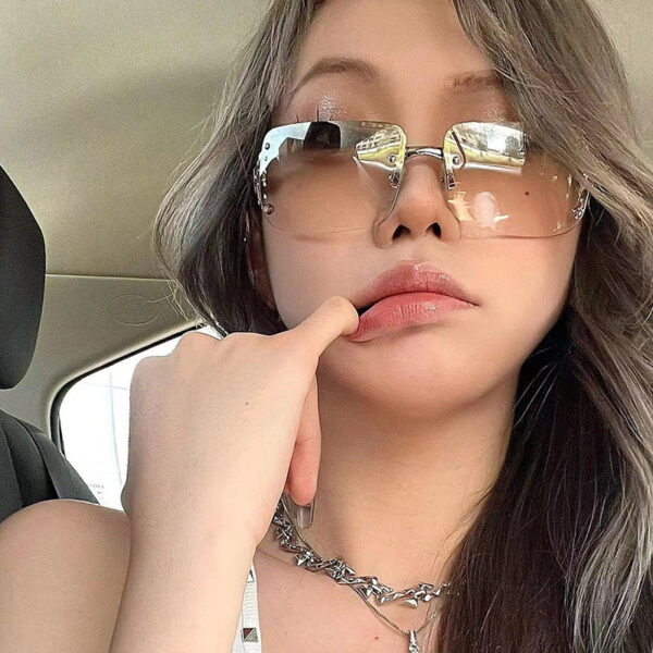 Wholesale New European and American Luxury Diamond-encrusted Sunglasses Women Ins Sweet Cool Style Y2K Hot Girl Rectangular Sunglasses Riding Street Beat Glasses