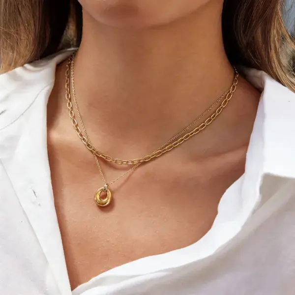 Wholesale Geometric Electroplated Pendant Necklace In 304 Stainless Steel With 18K Real Gold Plated PVD Coating And 0.03µm Thickness Cable Chain