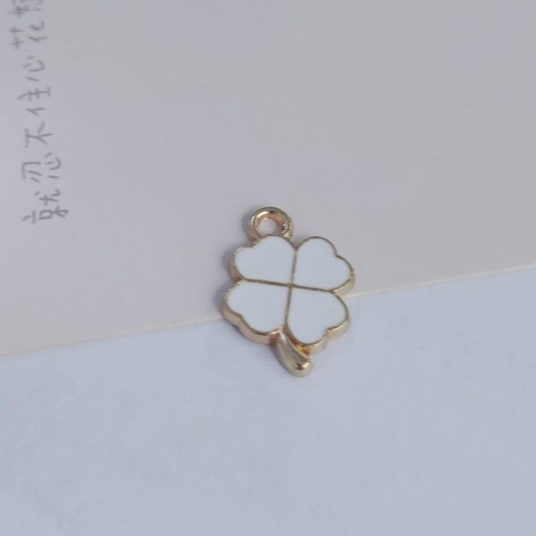Wholesale Lucky Four-leaf Clover Oil Dropping Alloy Charms