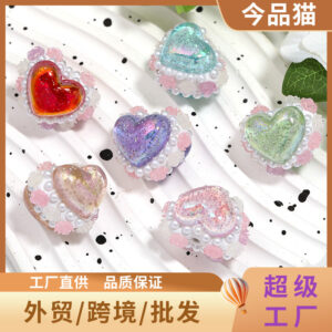 Wholesale Heart-shaped beaded necklace with simple, fine shimmering beads