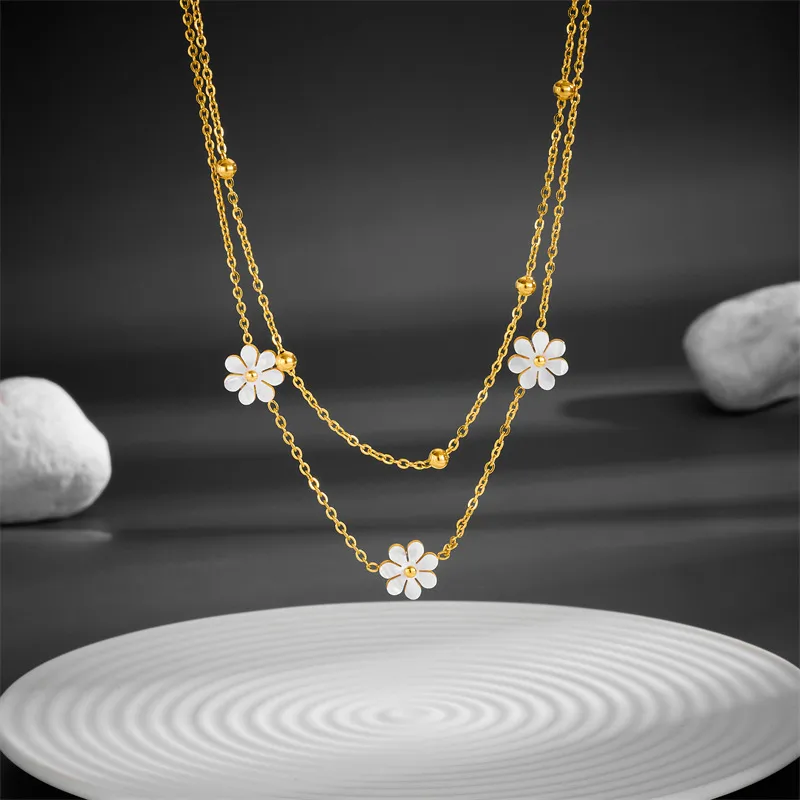 Wholesale 18K Gold Plated Real Gold Plated Butterfly Daisy Titanium Steel Hip-Hop Vintage Style Waterproof Non Tarnish Titanium Steel