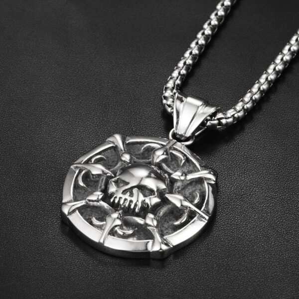 Wholesale 2019 European and American Hip Hop Nightclub Personality Trend Skull Disc Titanium Steel Necklace for Men and Women 9925G