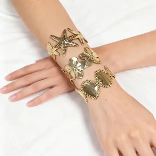 Wholesale 1 Piece Stainless Steel Exaggerated Geometric Open Bracelet Shell Five-Leaf Flower Bracelet Irregular Personality Starfish Shiny Bracelet Suitable For Women's Daily Wear