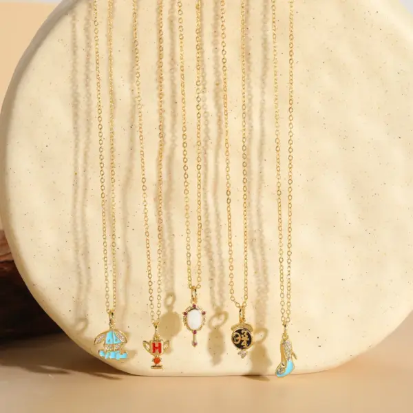 Wholesale Elegant Luxurious Classic Style Geometric Letter High Heel Copper Enamel Plating Inlay Zircon 14k Gold Plated Pendant Necklace