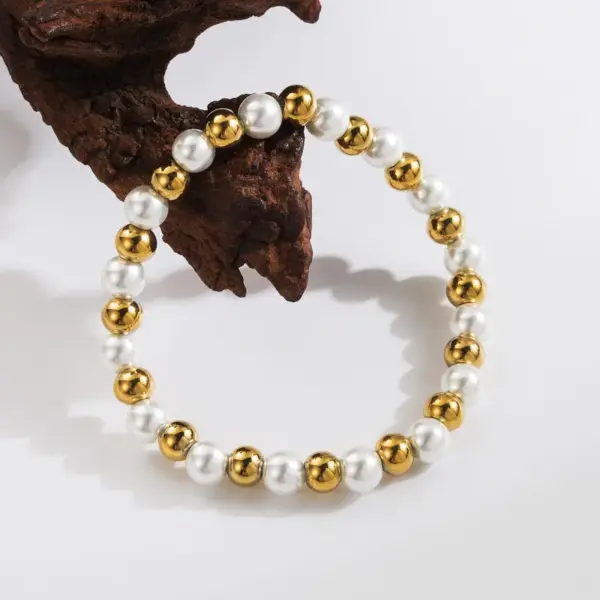 Wholesale Basic Commute Solid Color 304 Stainless Steel Artificial Pearl 18K Gold Plated Artificial Pearls Bracelets In Bulk