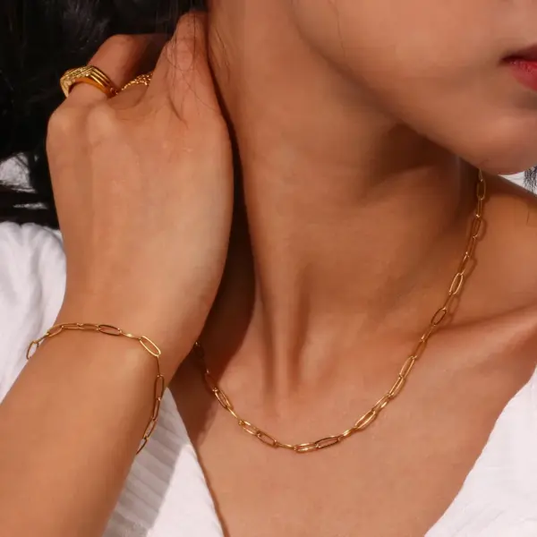 Wholesale PVD Coated Real Gold Plated 18K Gold Solid Color 304 Stainless Steel Elegant Retro Waterproof Non Tarnish 304 Stainless Steel Bracelets Necklace