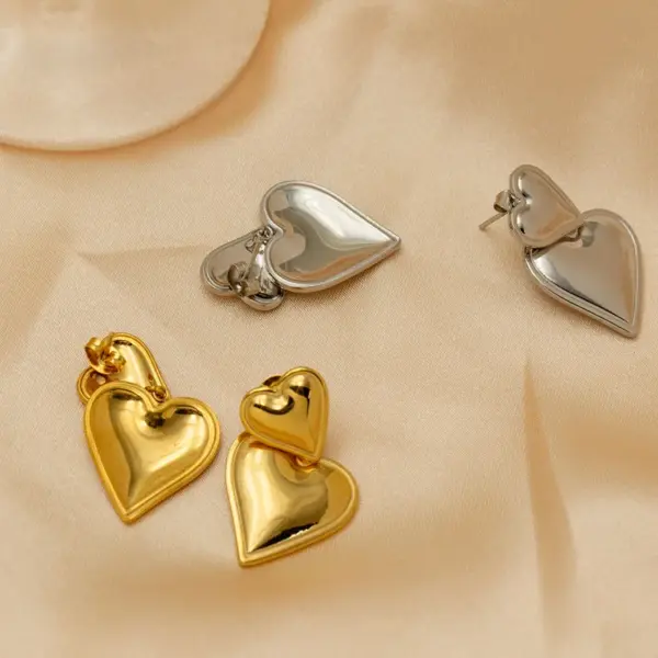 Wholesale PVD Coated 18K Gold Plated Heart Shape Stainless Steel Vintage Style Waterproof Non Tarnish Drop Earrings