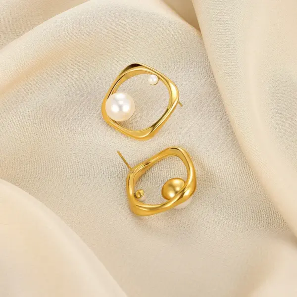 Wholesale 304 Stainless Steel Star Flower Bow Knot PVD Coated Imitation Pearl Zircon 18K Real Gold Plated Elegant Classic Style Waterproof Non Tarnish Ear Studs