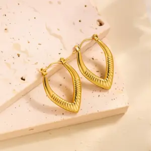 EH0102 Earrings / Gold
