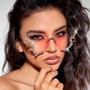 Wholesale 2024 New Cross-border Large Frame Diamond-encrusted Butterfly Sunglasses Retro Glasses Women's High-grade Sunglasses UV Protection