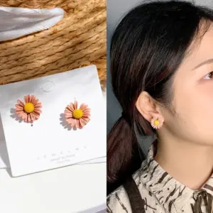 Pink Little Daisy Stud Earrings (Silver Needle)