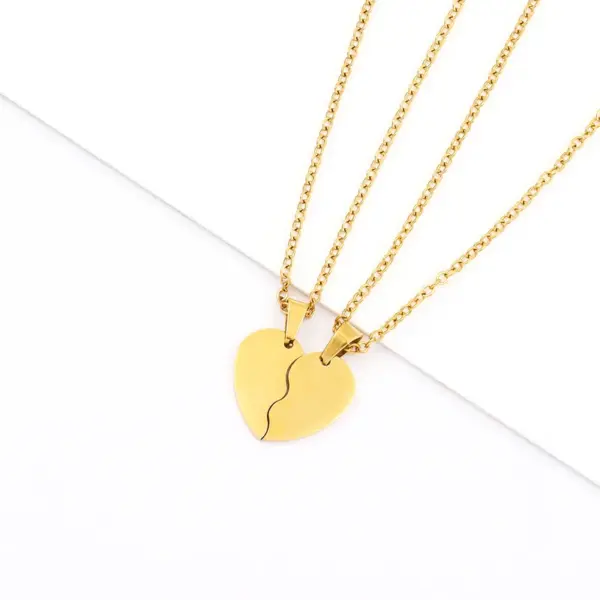 Wholesale PVD Coated Real Gold Plated Heart Shape 201 Stainless Steel 304 Stainless Steel Elegant Simple Style Classic Style Waterproof Non Tarnish 201 Stainless Steel Pendant Necklace