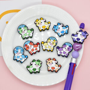 Wholesale Random 100pcs Cow and Yak Pen Beads PVC Beads