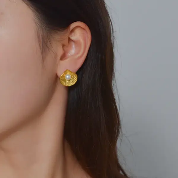 Wholesale PVD Coated Real Gold Plated 18K Gold Solid Color 304 Stainless Steel Simple Style Classic Style Waterproof Non Tarnish Ear Studs