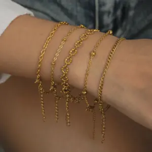 Wholesale Geometric Snowflake Pressed Chain 18K Gold Plated Stainless Steel Simple Commuter Daily Hand Bracelet Elegant Casual Style