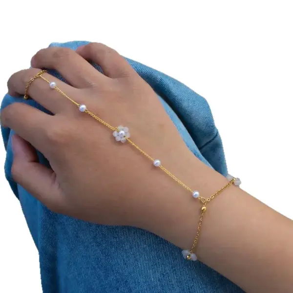 Wholesale Handmade Crystal Beads Natural Crystal Flower Vacuum Plating (In Furnace) 18K Real Gold Plated 304 Stainless Steel Material Interlocking Bracelet Women's Bracelet Trending Now