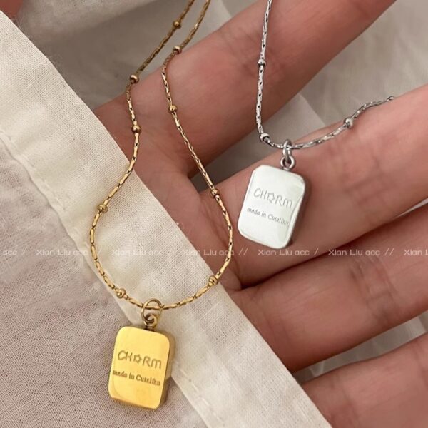 Wholesale European and American Simple Square Letter Titanium Steel Necklace Women's Niche Fashion All-match Necklace Light Luxury High-end Clavicle Chain