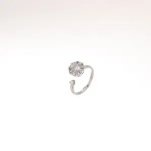 XL1502-29 White Zirconium Bud Spinning Ring