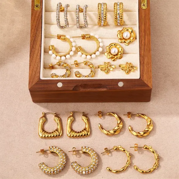 Wholesale Real Gold Plated C Shape Flower 304 Stainless Steel IG Style Simple Style Waterproof Non Tarnish Earrings Ear Studs