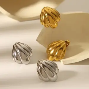 Wholesale 1 Pair Vacation Beach Simple Style Solid Color Shell Plating 304 Stainless Steel 18K Gold Plated Ear Studs