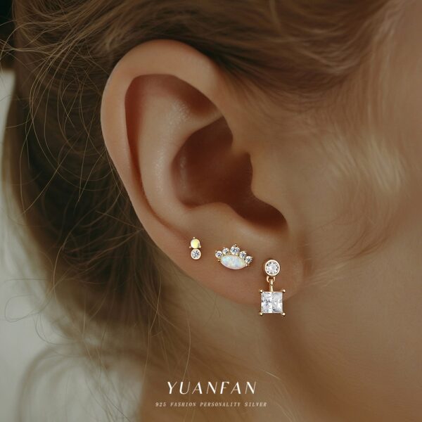 Wholesale Star Moon Zircon Round Head Earnail