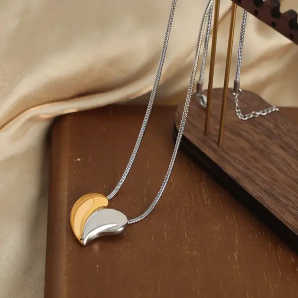 Wholesale 304 Stainless Steel Heart Shape PVD Coated 18K Gold Plated Real Gold Plated Elegant Simple Style Waterproof Non Tarnish Plating Gold Silver Earrings Necklace