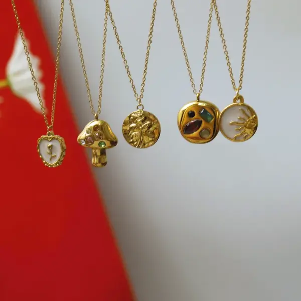 Wholesale Vacuum Plating 18K Gold Plated Sun 304 Stainless Steel Baroque Style Beach Commute 304 Stainless Steel Pendant Necklace