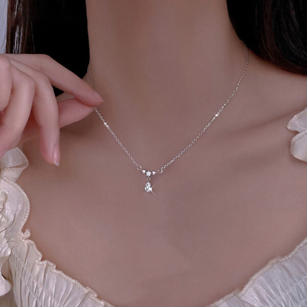 Wholesale s999 Sterling Silver Water Drop Necklace Light Luxury Niche ins Sweater Clavicle Chain Women's Simple Design Sense High-end Jewelry