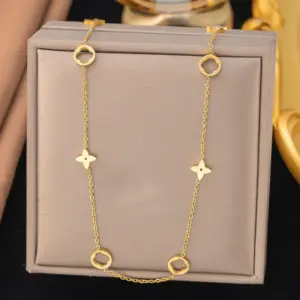 40【H1273】Hollow Flower Necklace / Gold