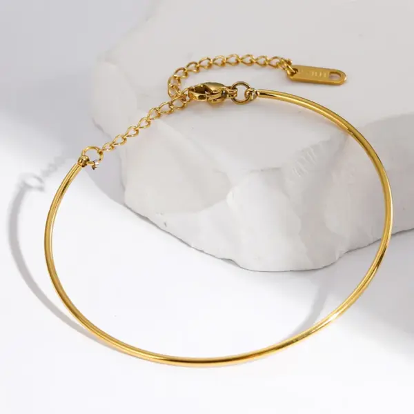 Wholesale PVD Coated Real Gold Plated Solid Color 304 Stainless Steel Simple Style Waterproof Non Tarnish 304 Stainless Steel Bangle