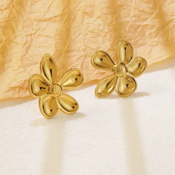201 Stainless Steel 304 Stainless Steel Geometric Heart Shape Flower Electroplating Stone-Free Imitation Gold Simple Style Classic Style Irregular Hollow Out Multicolor-Golden Yellow Ear Studs
