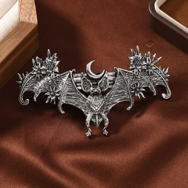 Wholesale Halloween Celebration Metallic Embossed Bat Hairpin Spring Clip Retro Funny Dark Style Matchinging Hair Accessories Horizontal Clip for Women