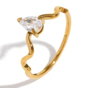 Serpentine Drop-Shaped Diamond-Gold White / 8