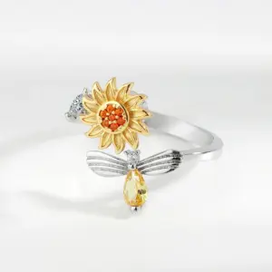 White gold color / Adjustable Opening