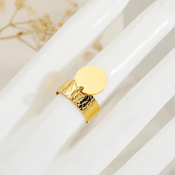 304 Stainless Steel Solid Color PVD Coated 14K Gold Plated 18K Gold Plated Retro Simple Style Roman Style Waterproof Non Tarnish Gold Silver Charm Rings