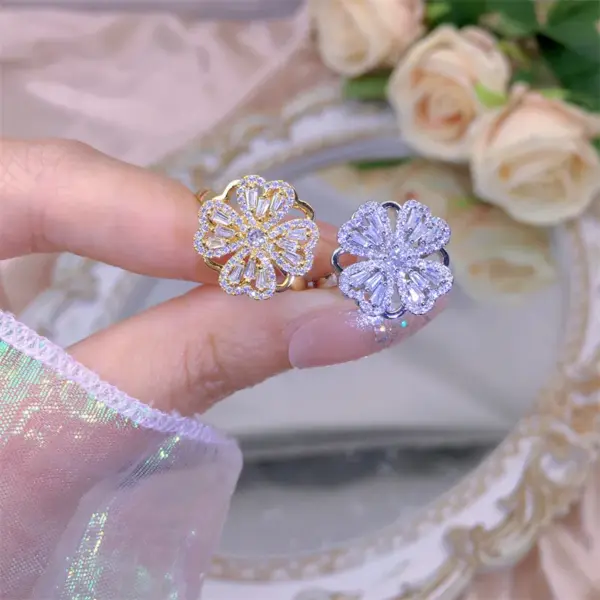 Wholesale Copper Plating Inlay Rabbit Four Leaf Clover Flower Zircon Copper Rings