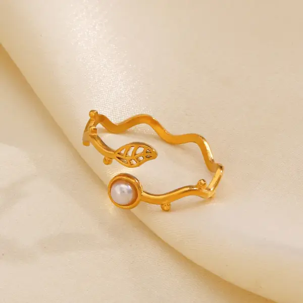 Wholesale Ion Plating (IP) 18K Gold Plated Leaves 304 Stainless Steel IG Style Waterproof Non Tarnish Open Rings