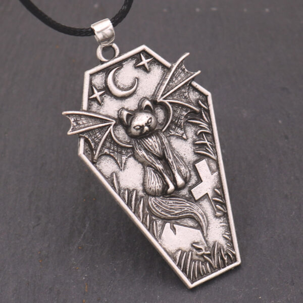 Wholesale Cross-Border Popular Retro Alloy Shield Black Cat Pendant Egyptian Cat Necklace Men and Women Punk Party European and American Accessories