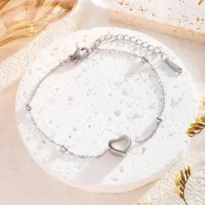 7834 Heart Bracelet / Silver