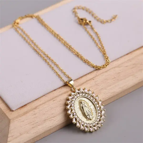 Wholesale Virgin Mary Pendant Copper Inlaid Zirconium Necklace Wholesale Nihaojewelry